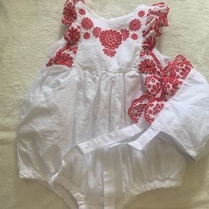 Bubble romper with matching bonnet